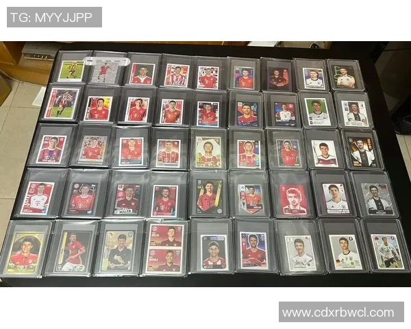 最适合收藏与玩乐的足球球星卡包推荐与评测