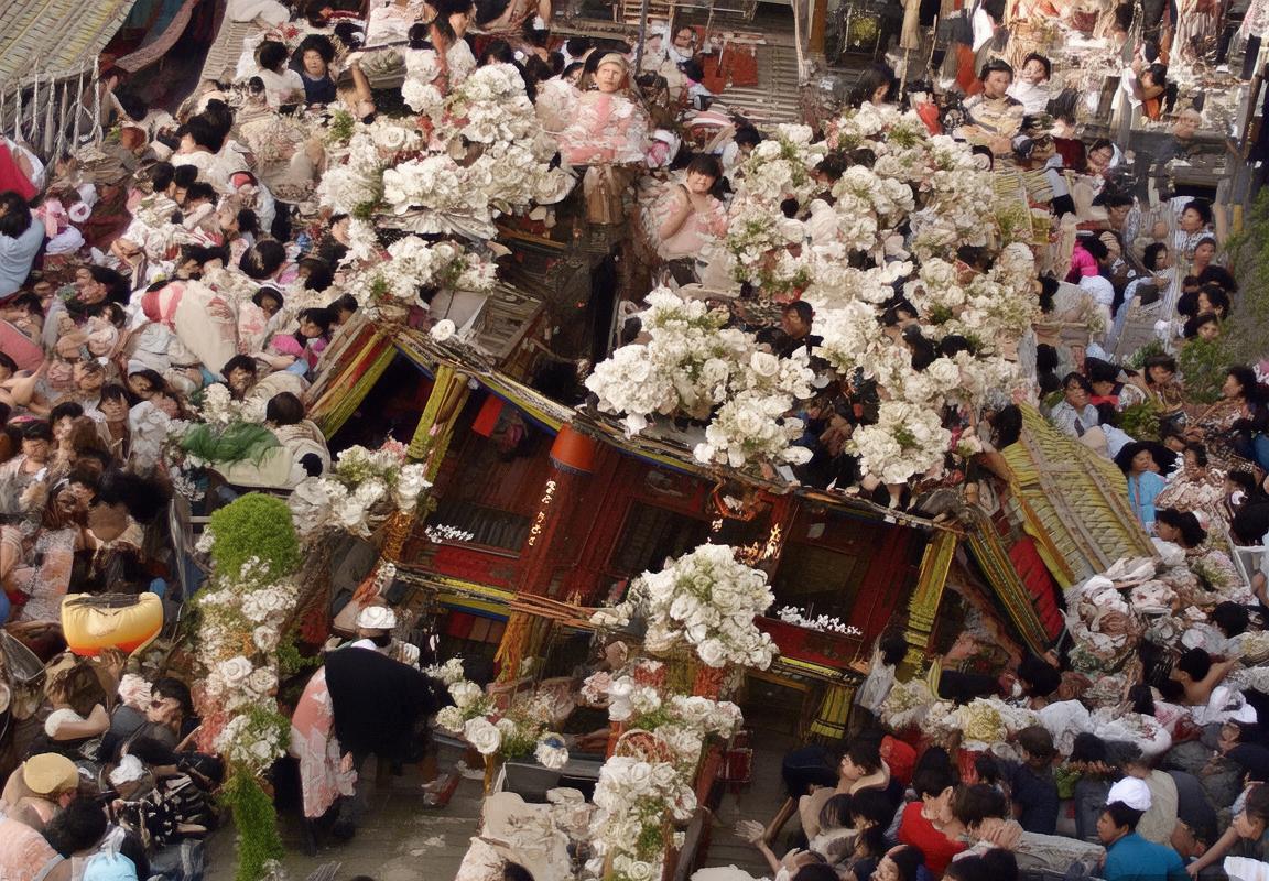 英超争冠悬念重燃！曼联阿森纳迎战阿斯顿维拉，决战提前上演